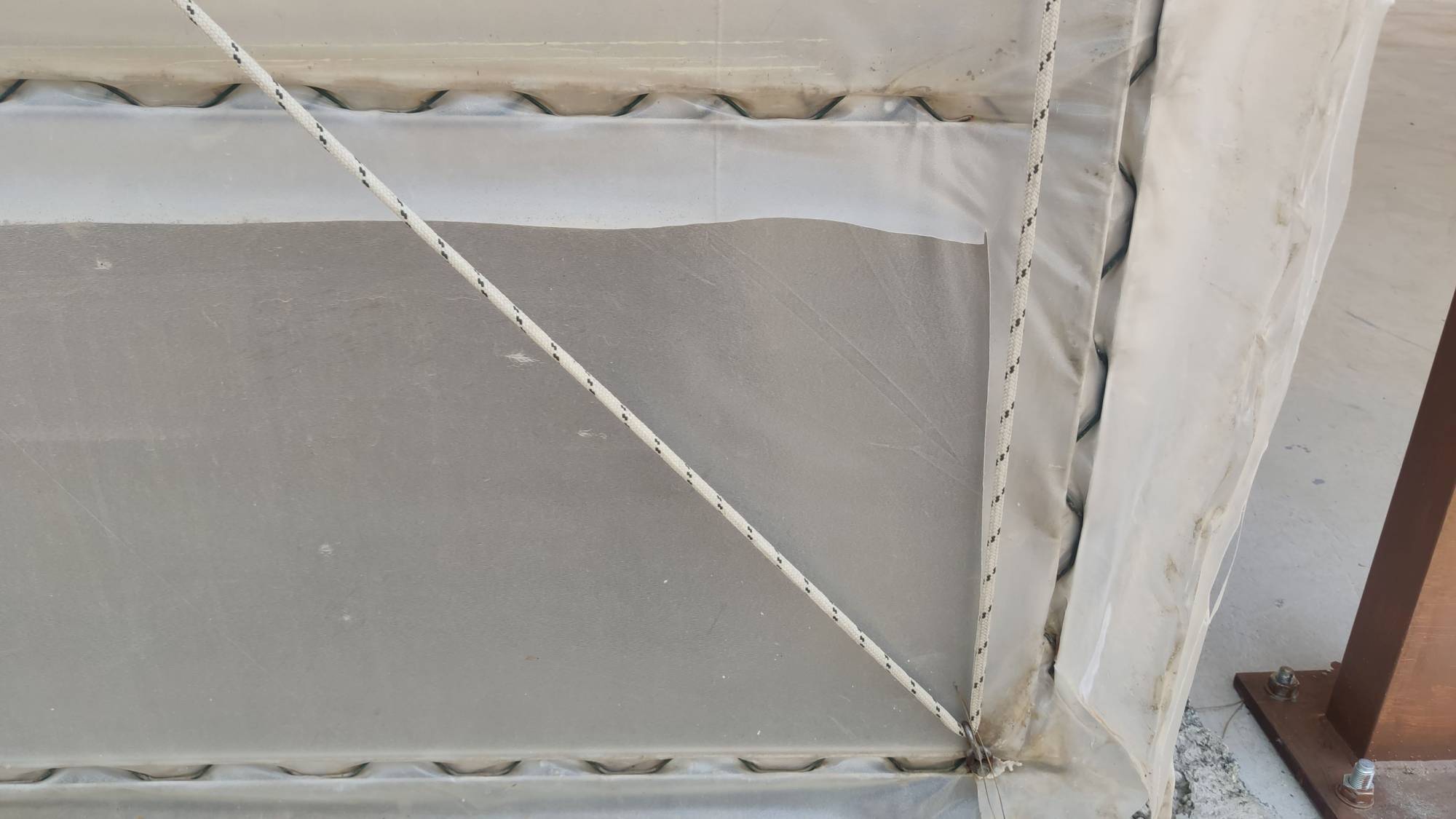 WIGGLE WIRE FOR PLASTIC FILM