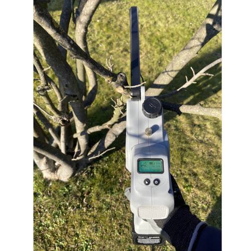 ELECTRONIC CHAINSAW KVS6000 - WITH 2 BATTERIES & PLASTIC CARRYING CASE